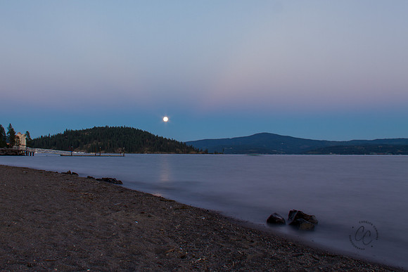 Full moon over Coeur d'Alene lake 2017-3615