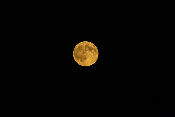 Full moon over Coeur d'Alene lake 2017-3622